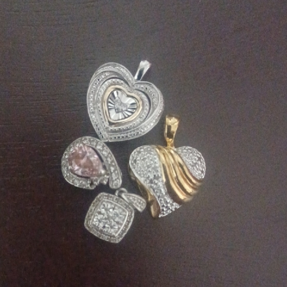 Elegant Heart Pendant Set in Silver and Gold - Picture 3 of 3